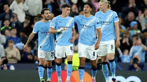 【英超焦点对决】曼联对决热刺，7胜6负悬念再起，20点直播精彩不容错过！