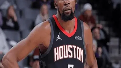 郑钦文击败日本顶尖选手，东京站首战胜利挺进八强